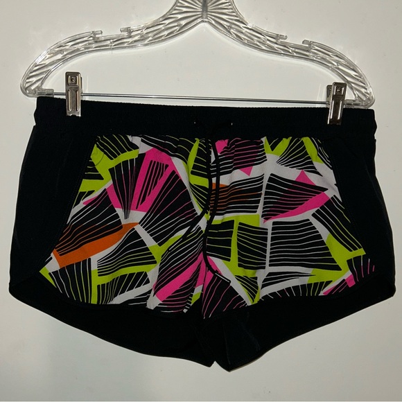 Fabletics Pants - Fabletics Carrie Geometric Running shorts
